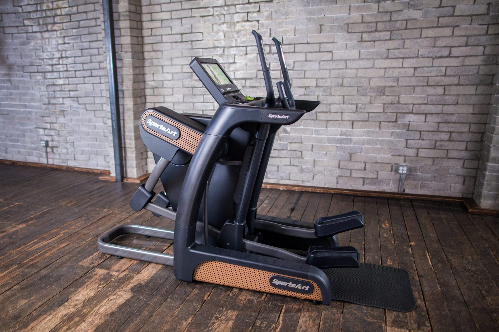 V886 STATUS SERIES ECO-NATURAL CLUB COMMERCIAL GRADE VERSO CROSS TRAINER - SPORTSART (V886)